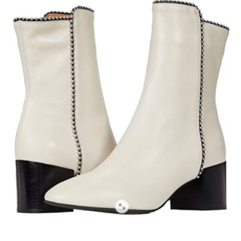 Aquatalia Faustina white  boots with stud details - Size 7M